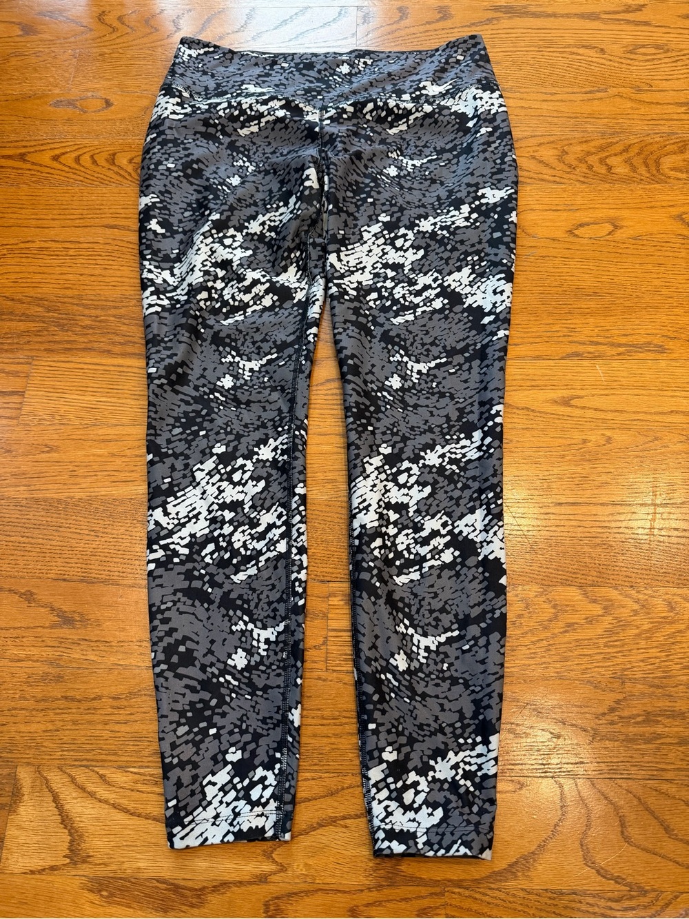 Nike Dri-Fit Black, Gray & White Patterned Performance Leggings